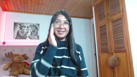 Tifanny online show from October 8, 4:04 pm