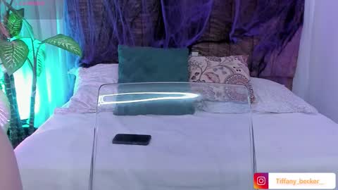 Tiffany Becker online show from October 18, 11:55 am