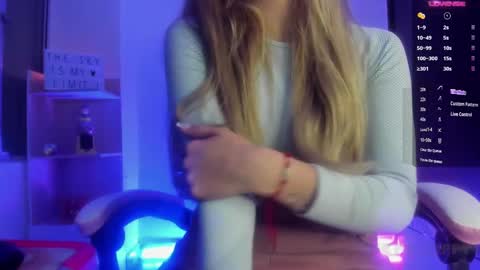 Tiffany Bela online show from January 25, 1:43 am