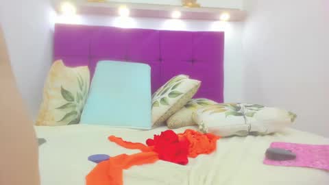 tiffany  online show from December 18, 2:32 am