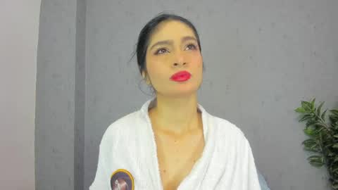 tiffany_mendez online show from April 18, 12:09 pm