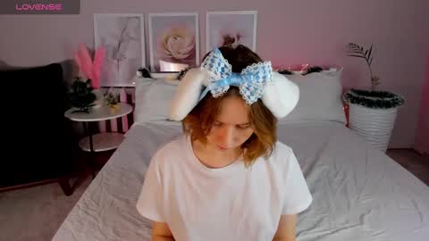 tiffany_roy online show from December 29, 2:49 am