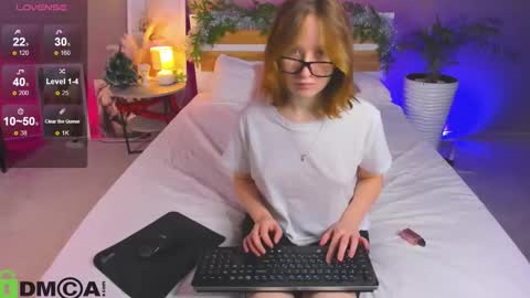 tiffany_roy online show from January 9, 2:43 am