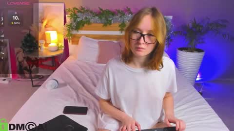 tiffany_roy online show from January 9, 5:44 am