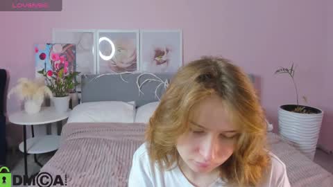 tiffany_roy online show from March 5, 2:46 am