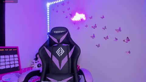 Snapshot of tiffany_sofia_ chatting on December 5, 6:44 pm tiffany sofia online show from December 5, 6:44 pm