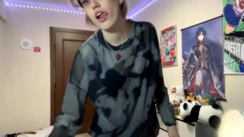 Snapshot of tiffanydziewanowski chatting on April 23, 12:29 pm Tiffany online show from April 23, 12:29 pm
