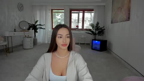 Tiffany Houston online show from February 8, 7:04 am