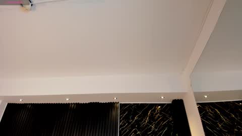 tiffanyhoustton online show from February 23, 11:40 am