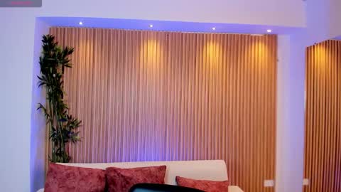 tiffanyhoustton online show from February 28, 11:44 am