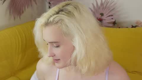 tiffanyjons online show from October 28, 6:21 pm