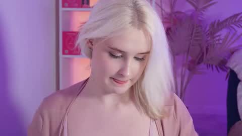 tiffanyjons online show from March 12, 5:41 pm