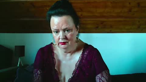 TiffanyMature online show from November 22, 11:31 am