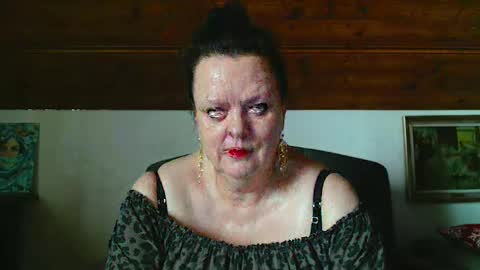 TiffanyMature online show from February 6, 8:40 am