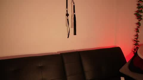 My name is Tiffany welcome  online show from April 25, 5:21 am