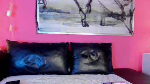 Snapshot of tiffanysuarez_ chatting on October 30, 9:15 pm Stefany Suarez online show from October 30, 9:15 pm