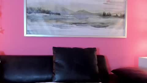 Snapshot of tiffanysuarez_ chatting on November 19, 8:31 pm Stefany Suarez online show from November 19, 8:31 pm