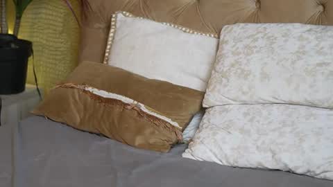 Snapshot of tiffanytrinity chatting on November 26, 7:48 pm Tiffany online show from November 26, 7:48 pm