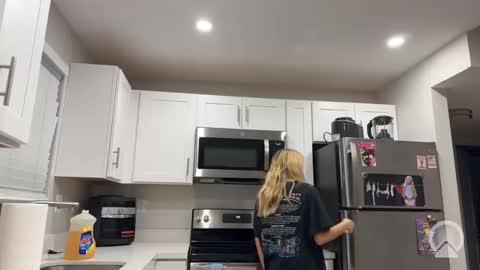 Snapshot of tiffstreatsxoxo chatting on October 10, 11:42 am Tiffstreatsxoxo online show from October 10, 11:42 am