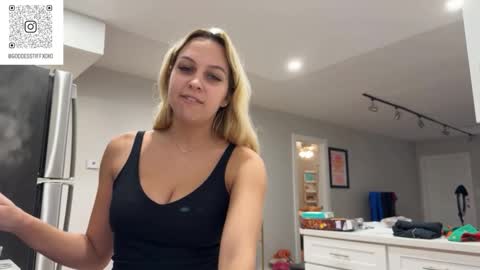 Snapshot of tiffstreatsxoxo chatting on October 29, 5:04 pm Tiffstreatsxoxo online show from October 29, 5:04 pm