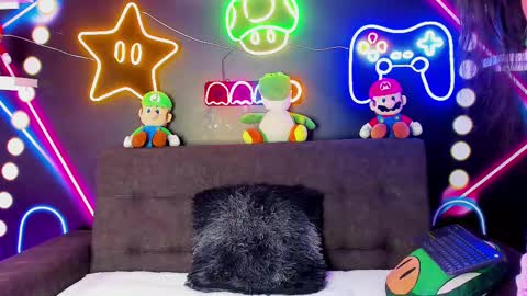 Tiffany  online show from February 1, 7:55 pm