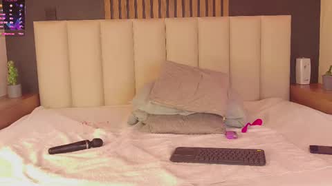 Tiffany  online show from March 3, 11:35 pm