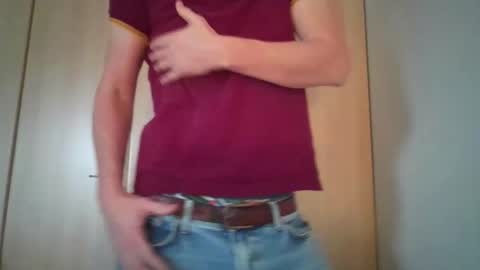 Snapshot of tigerjow941808 chatting on November 28, 12:41 pm tigerjow941808 online show from November 28, 12:41 pm