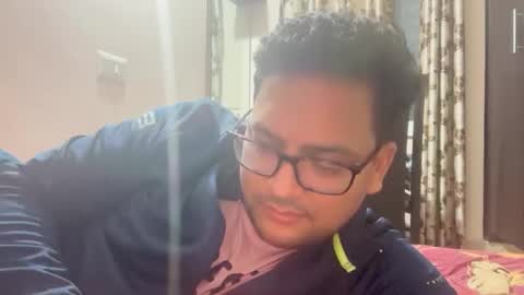 Snapshot of tigertinku chatting on November 21, 7:01 pm tigertinku online show from November 21, 7:01 pm