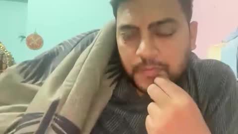 Snapshot of tigertinku chatting on December 5, 6:37 pm tigertinku online show from December 5, 6:37 pm