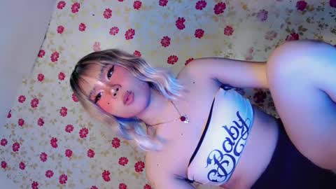 tight_elliana online show from April 22, 9:49 pm