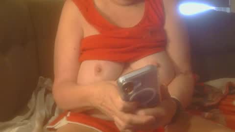 Snapshot of tight_kitty55 chatting on June 1, 7:15 pm tight Kitty55 online show from June 1, 7:15 pm
