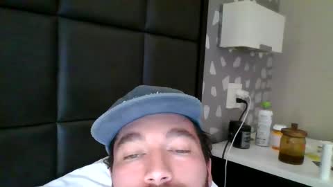 tightandwhite21yrs online show from February 4, 2:28 am