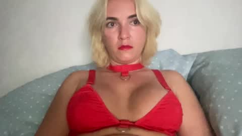 Snapshot of tightpinkpussy420 chatting on December 24, 2:44 pm CaliforniaGoddess online show from December 24, 2:44 pm