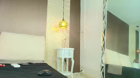 T I F F A N Y online show from March 4, 8:26 pm