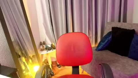 tiinajonus_ online show from February 16, 3:35 am