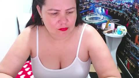 Tila online show from April 22, 1:08 am