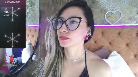 TILA TEQUILA online show from February 7, 4:03 pm