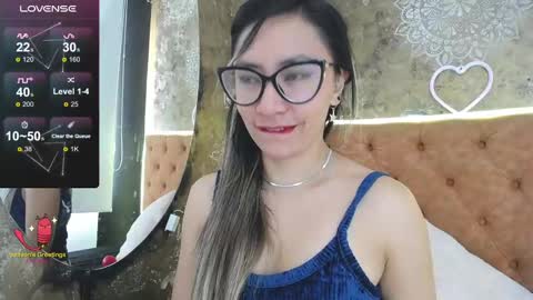 TILA TEQUILA online show from February 10, 12:50 pm