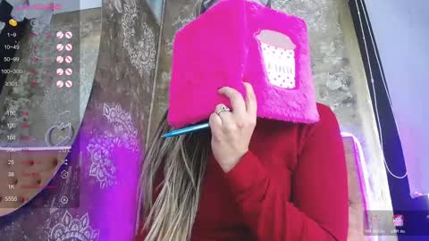 TILA TEQUILA online show from February 14, 7:12 pm