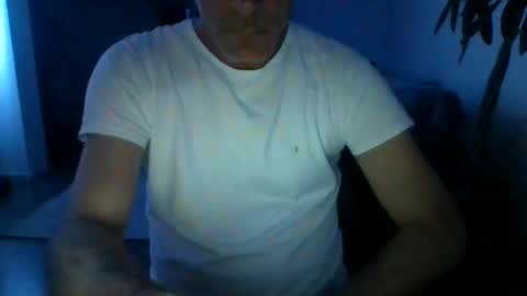 Snapshot of times20 chatting on October 9, 1:14 am times20 online show from October 9, 1:14 am