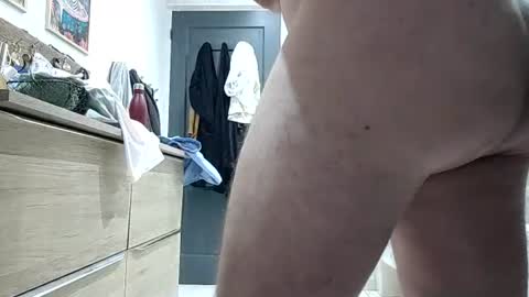Snapshot of timfeet821371 chatting on July 14, 4:45 pm timfeet821371 online show from July 14, 4:45 pm