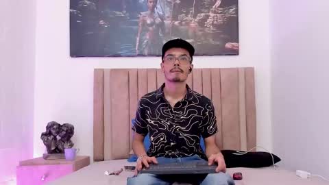 Evans  online show from December 4, 4:00 am