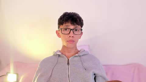Snapshot of timothy_ross chatting on December 15, 1:02 am Timothy 21 years old online show from December 15, 1:02 am