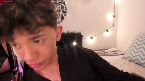 Snapshot of timothy_ross chatting on January 14, 11:27 pm Timothy 21 years old online show from January 14, 11:27 pm