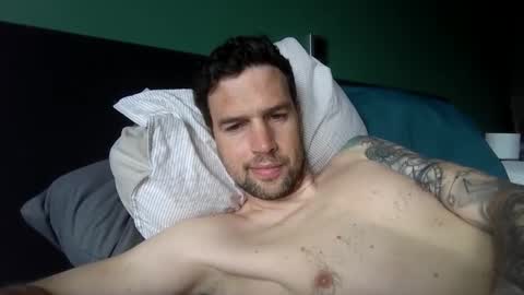 Snapshot of timvanluyten2109 chatting on April 13, 9:26 am timvanluyten2109 online show from April 13, 9:26 am