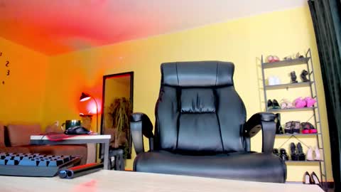 mistressTina online show from March 13, 5:19 pm