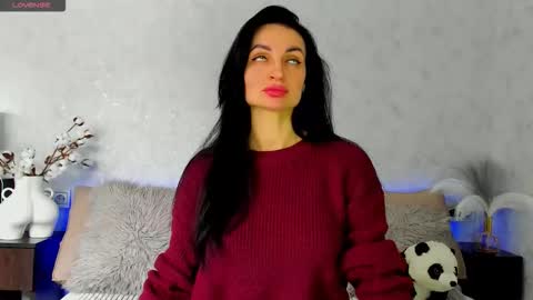 Tina online show from February 9, 8:18 am