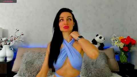 Snapshot of tina_mart chatting on April 29, 11:25 am Tina online show from April 29, 11:25 am