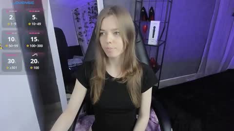 Tina Tayllor MY SHEDULEMondayTuesdaySaturdaySunday online show from November 9, 7:45 pm