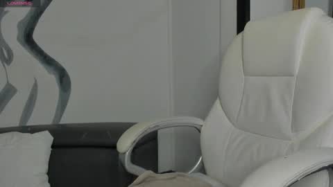 Snapshot of tinaajones_ chatting on March 11, 8:41 am Tina  online show from March 11, 8:41 am